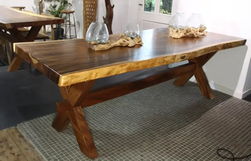 Artikelbild 2 des Artikels “Massivholztisch Suar mit Holzbeinen Modell X, 251cm Länge, 108cm max. Breite, 82cm Höhe. Tischplatte hat eine Stärke von 7,5cm “